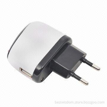 Travel Charger for iPad/iPhone, 5V DC Output Voltage, 2A Charging Rate